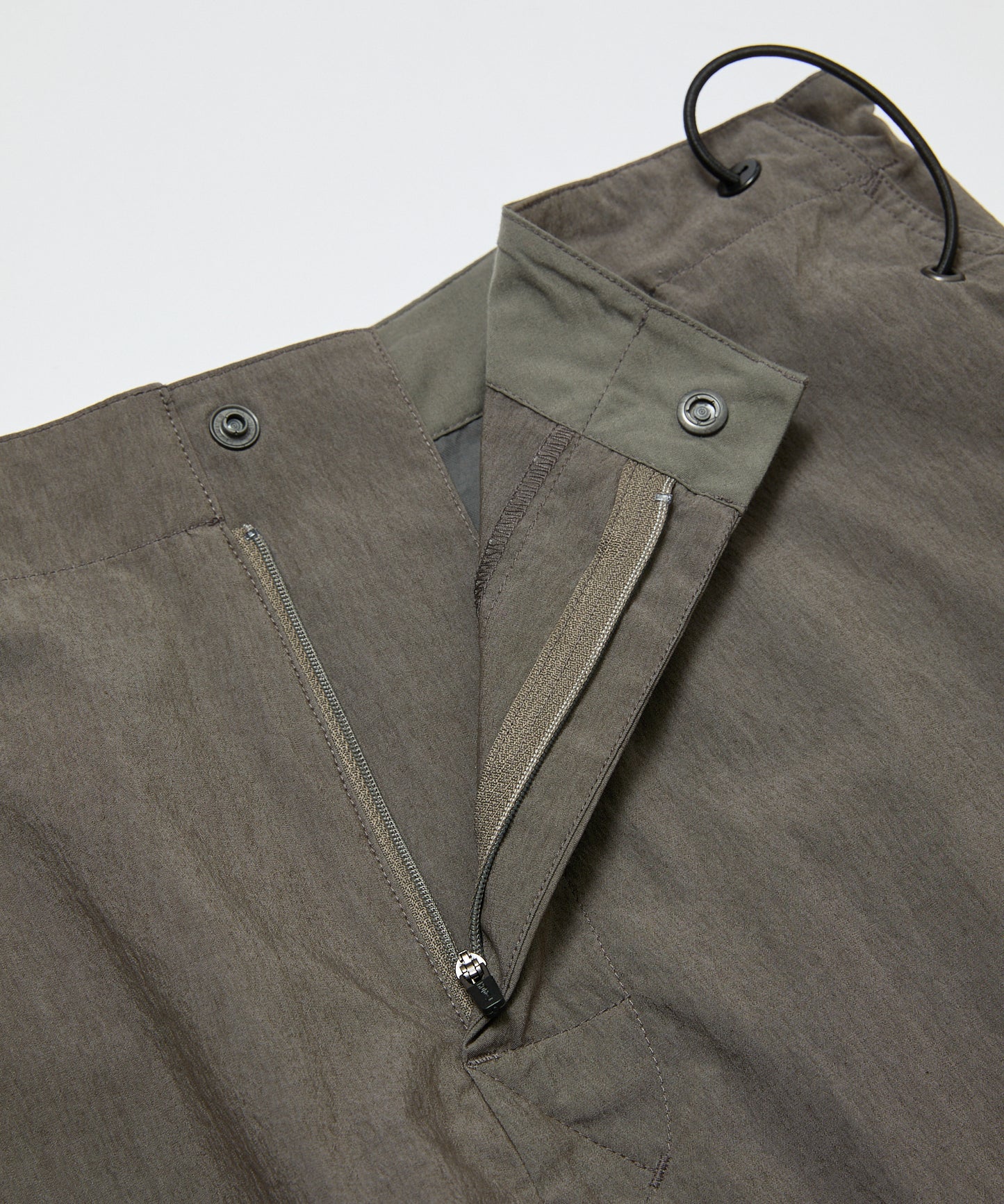 BAL/PIGMENT NYLON TRACK PANT