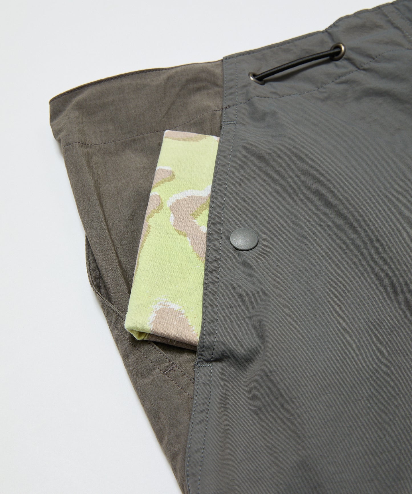 BAL/PIGMENT NYLON TRACK PANT