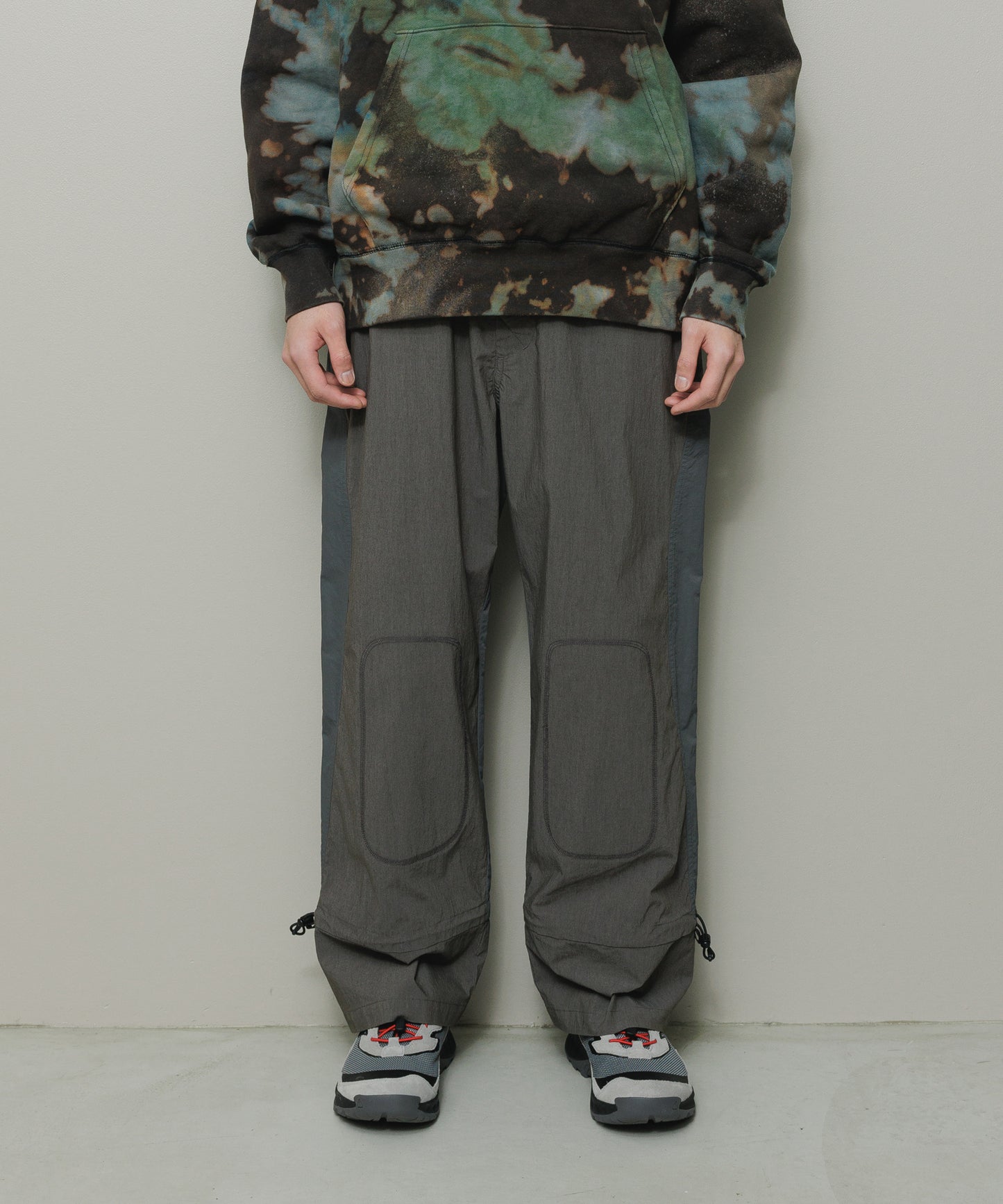 BAL/PIGMENT NYLON TRACK PANT