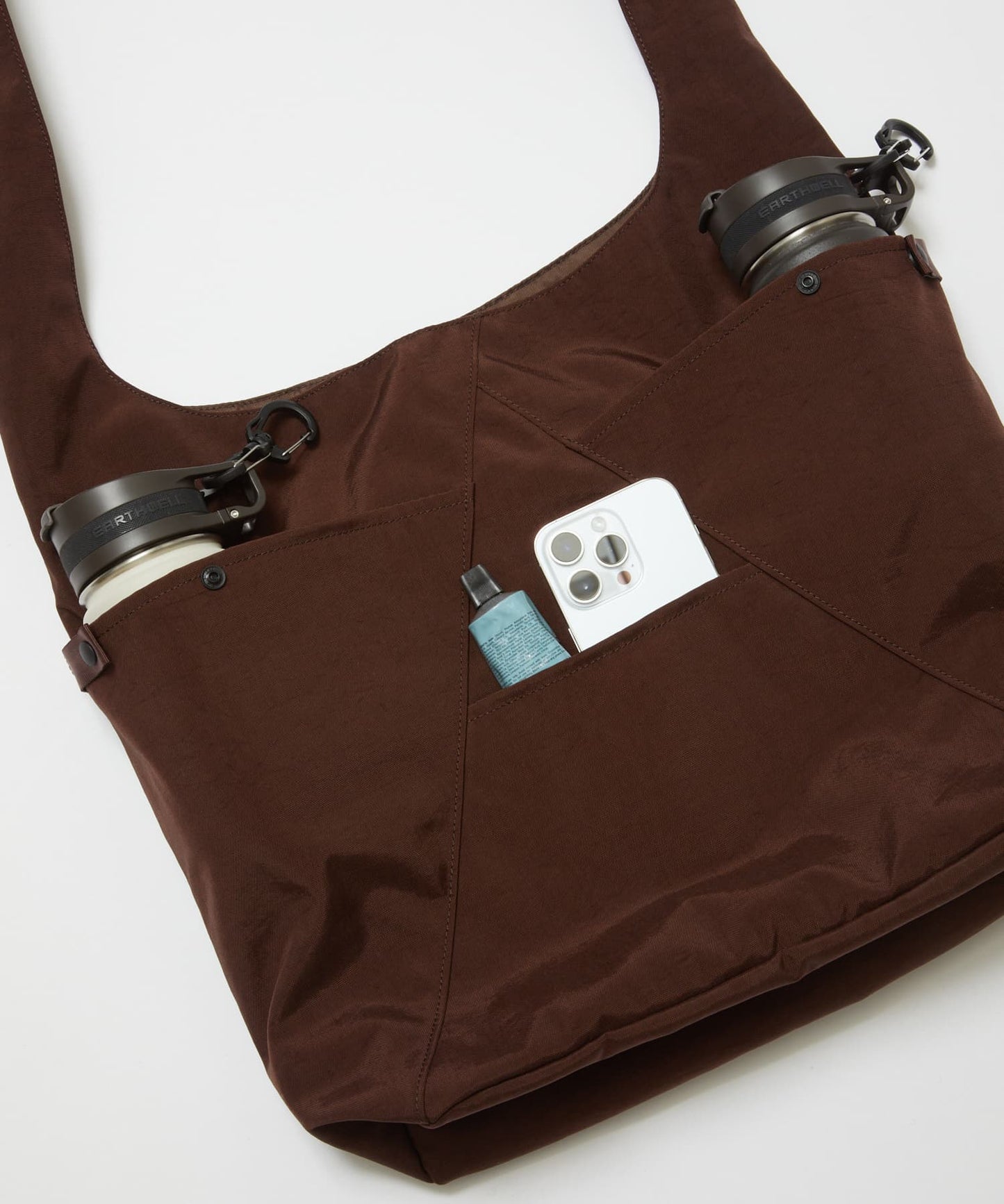 BAL / SPEAKEASY CROSSBODY SLING TOTE(Coffee/Black)
