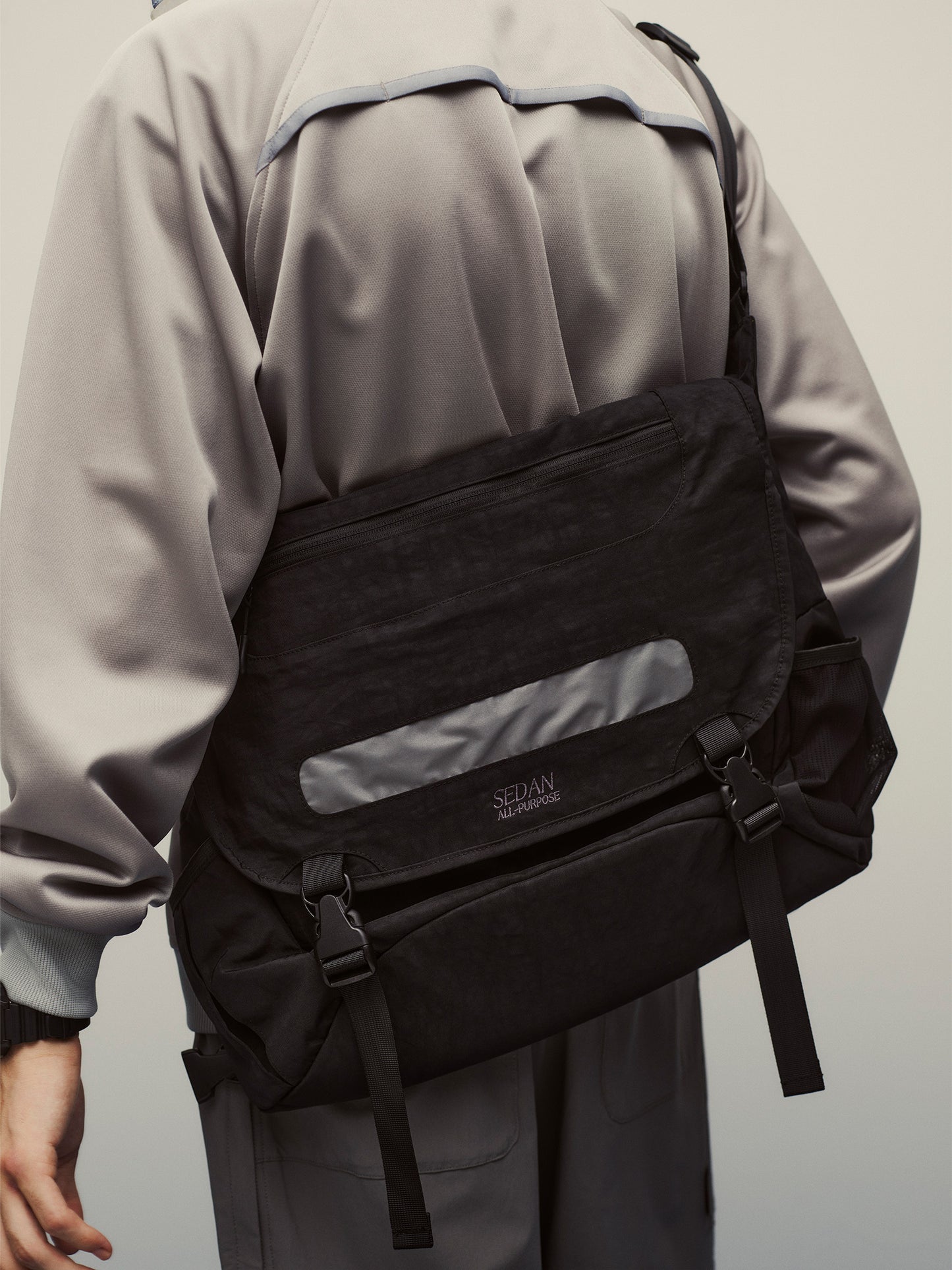 SEDAN ALL-PURPOSE/Overdyed Nylon Messenger Bag