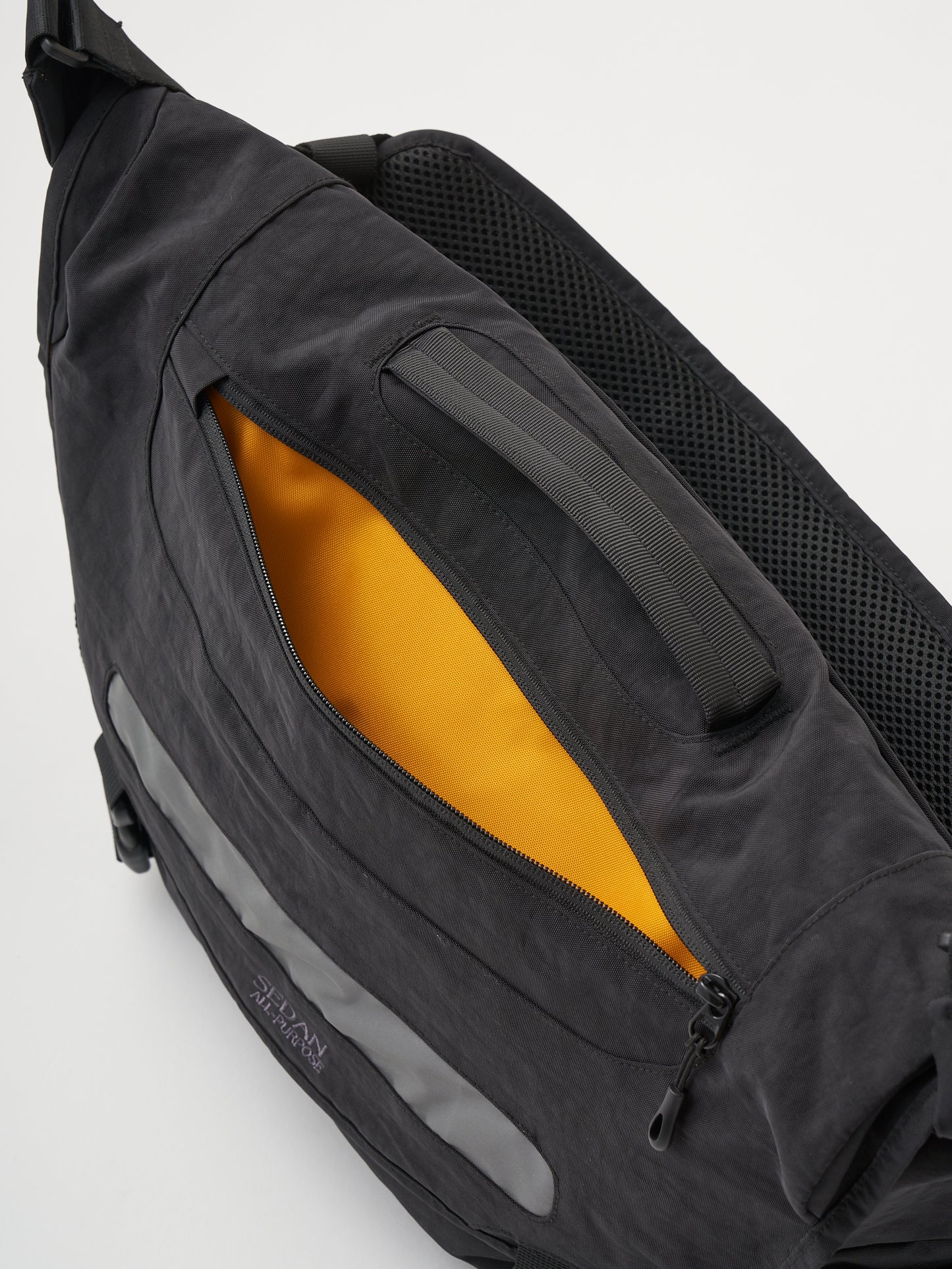 SEDAN ALL-PURPOSE/Overdyed Nylon Messenger Bag