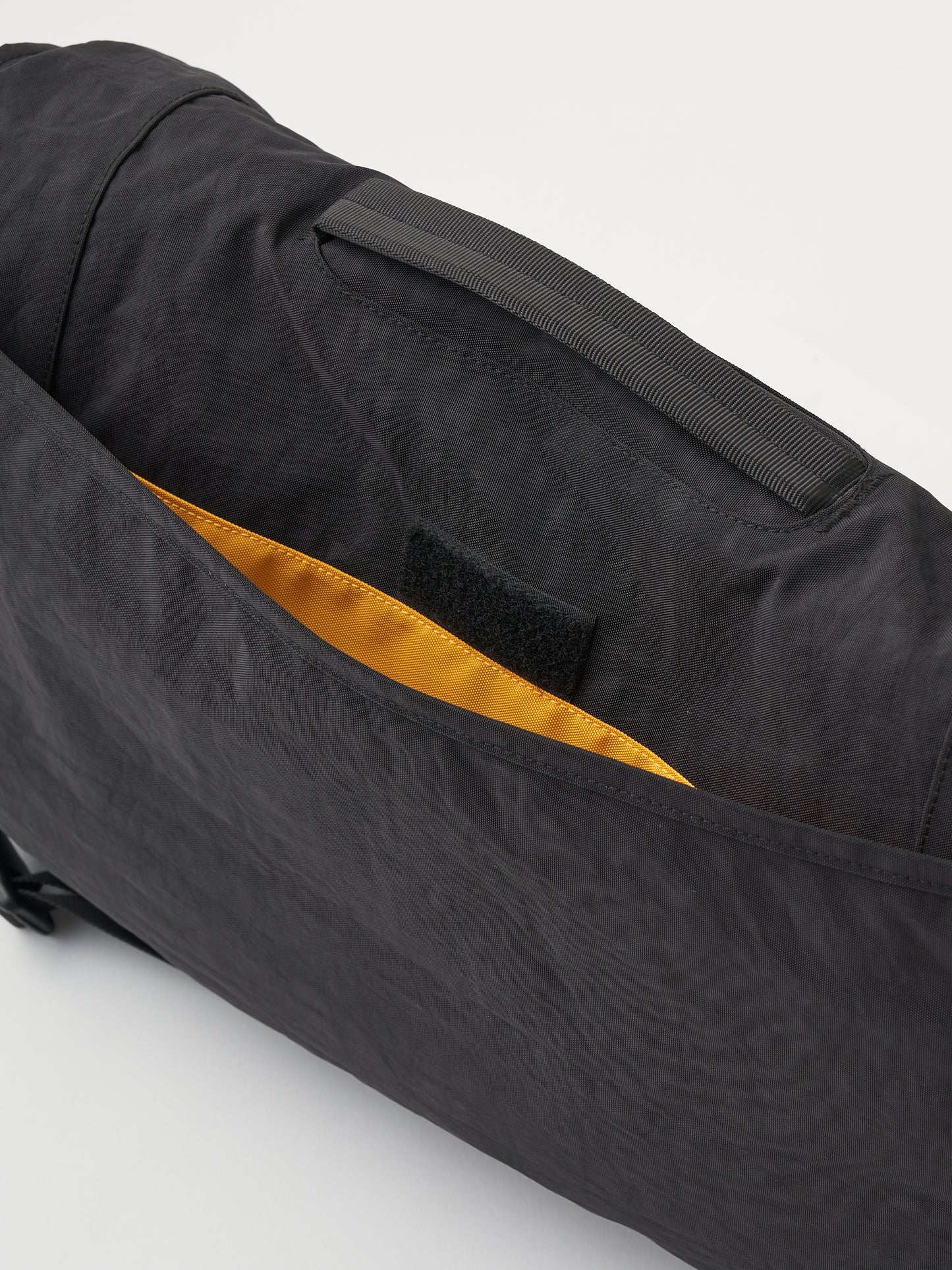 SEDAN ALL-PURPOSE/Overdyed Nylon Messenger Bag