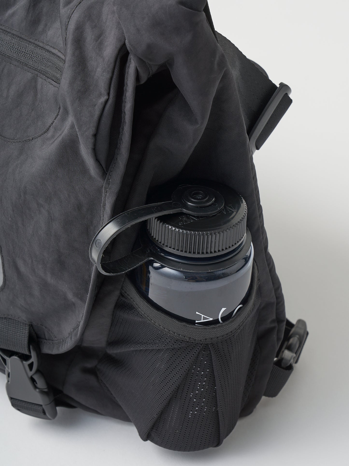 SEDAN ALL-PURPOSE/Overdyed Nylon Messenger Bag