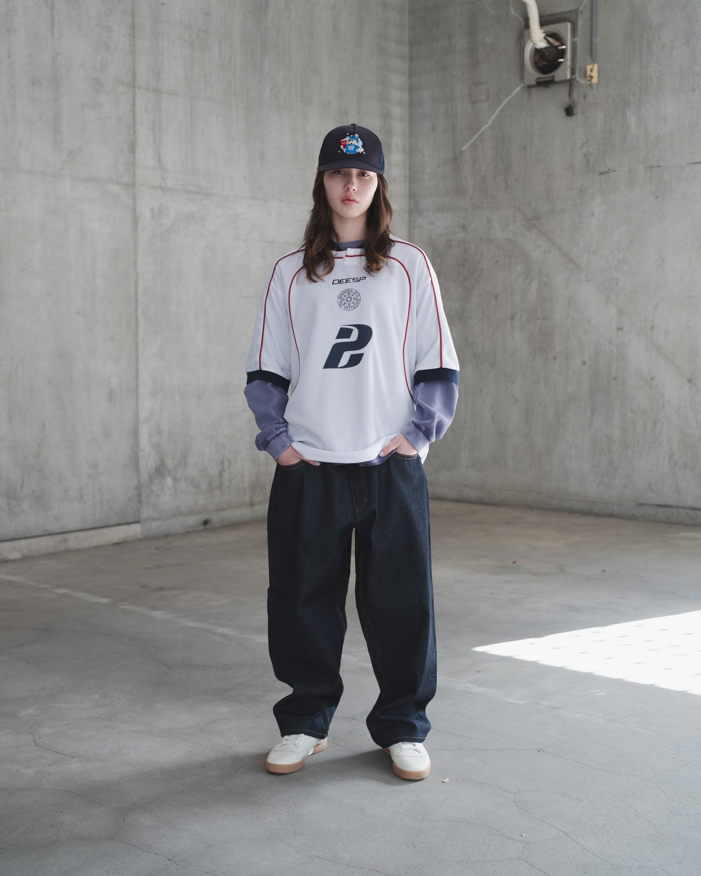 DIASPORA SKATEBOARDS/YE PEEPS Football Top