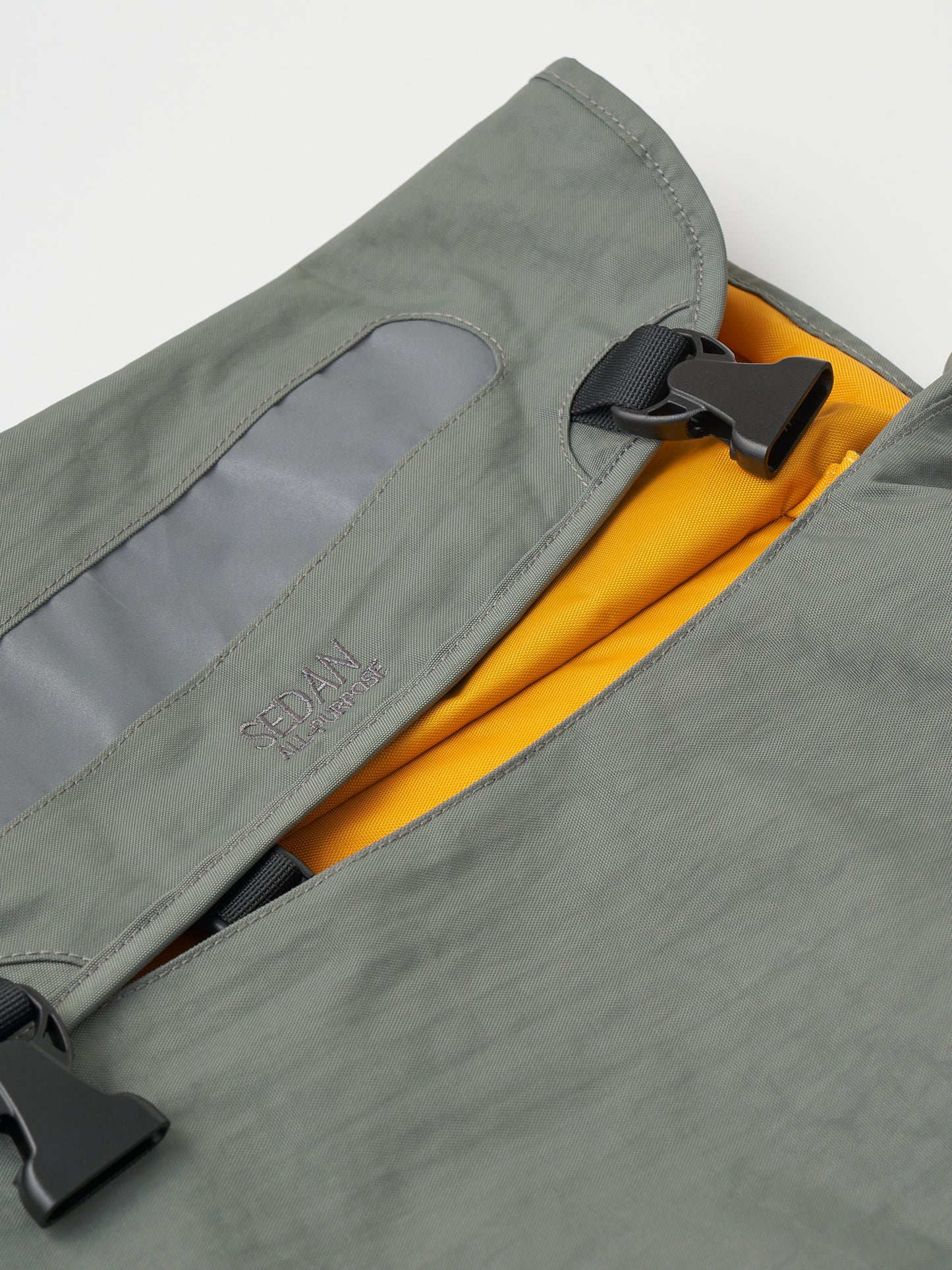 SEDAN ALL-PURPOSE/Overdyed Nylon Messenger Bag