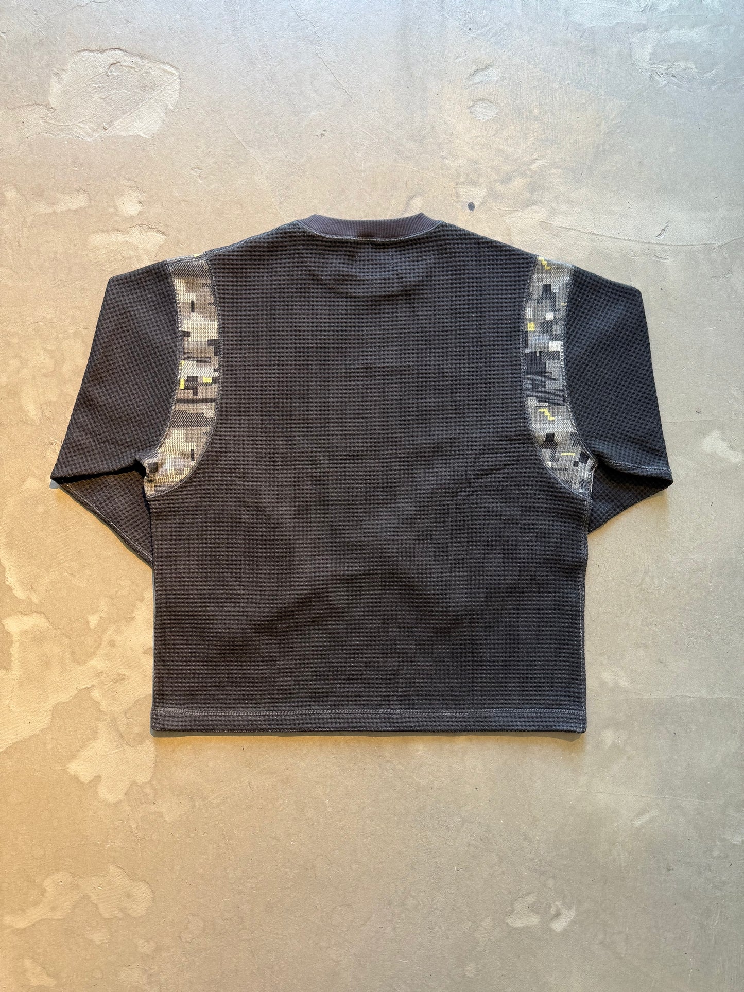 FAKE AS FLOWERS/Thermal Reversible LS Pullover