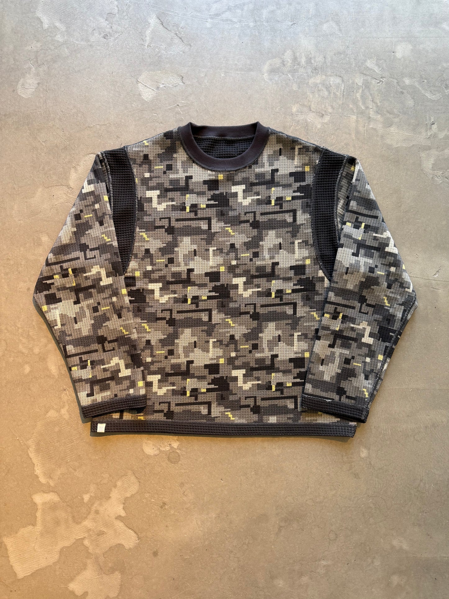 FAKE AS FLOWERS/Thermal Reversible LS Pullover