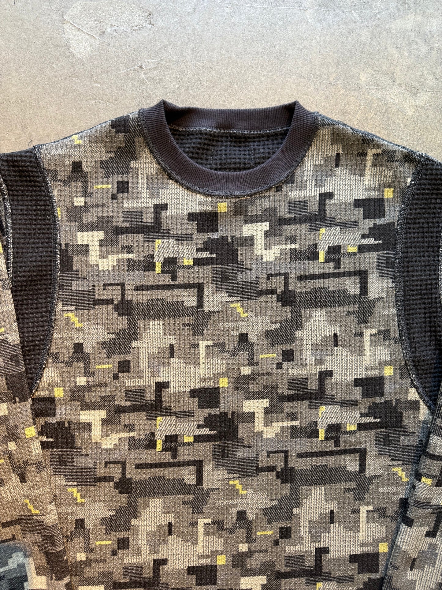FAKE AS FLOWERS/Thermal Reversible LS Pullover