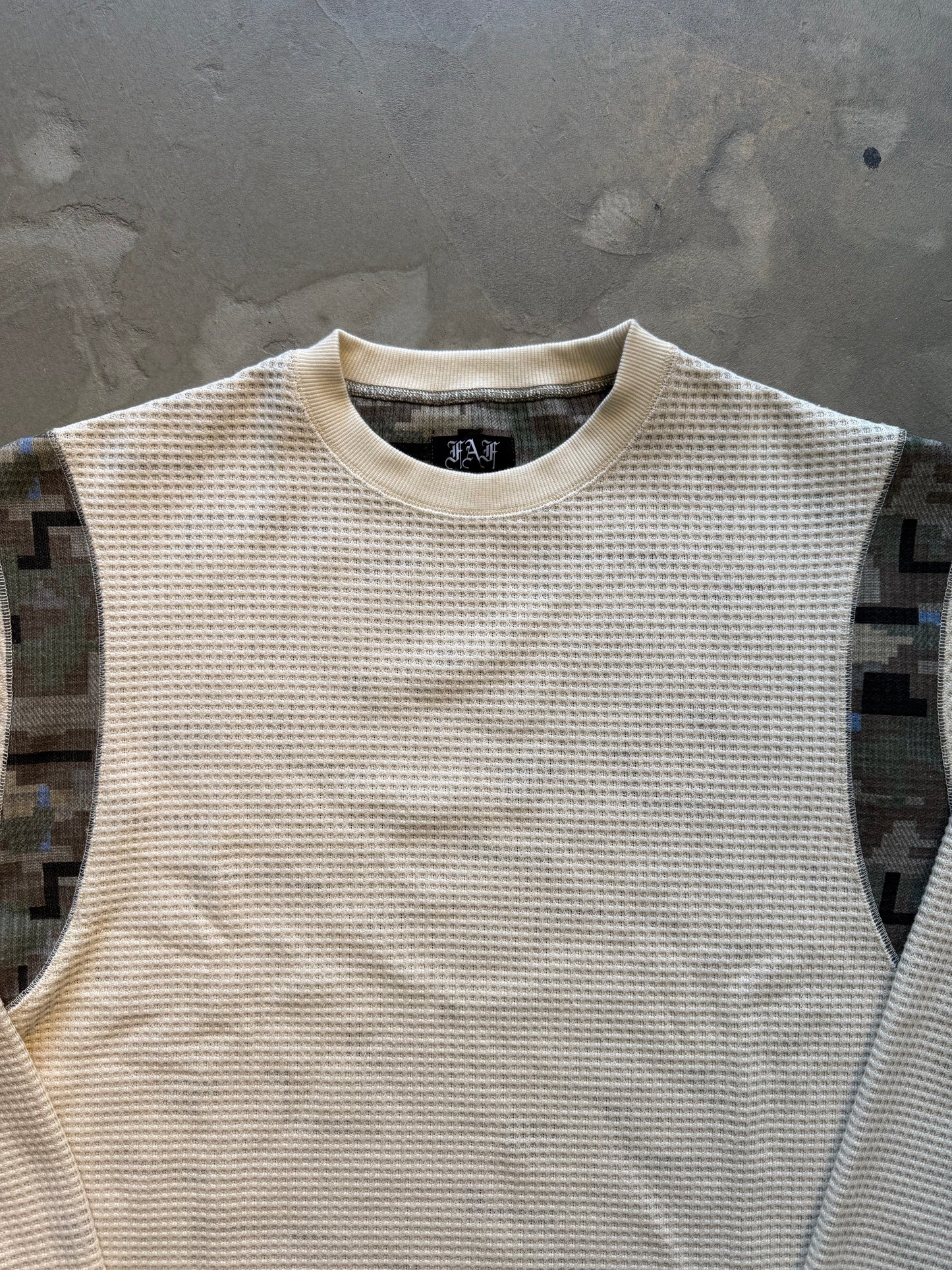 FAKE AS FLOWERS/Thermal Reversible LS Pullover