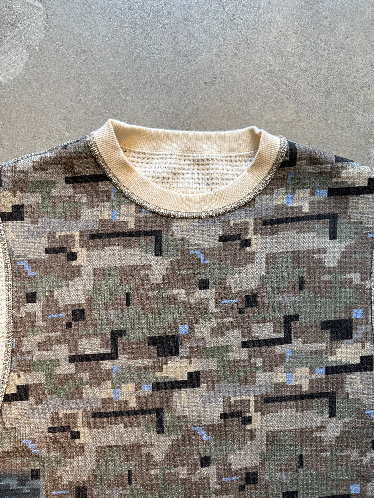 FAKE AS FLOWERS/Thermal Reversible LS Pullover
