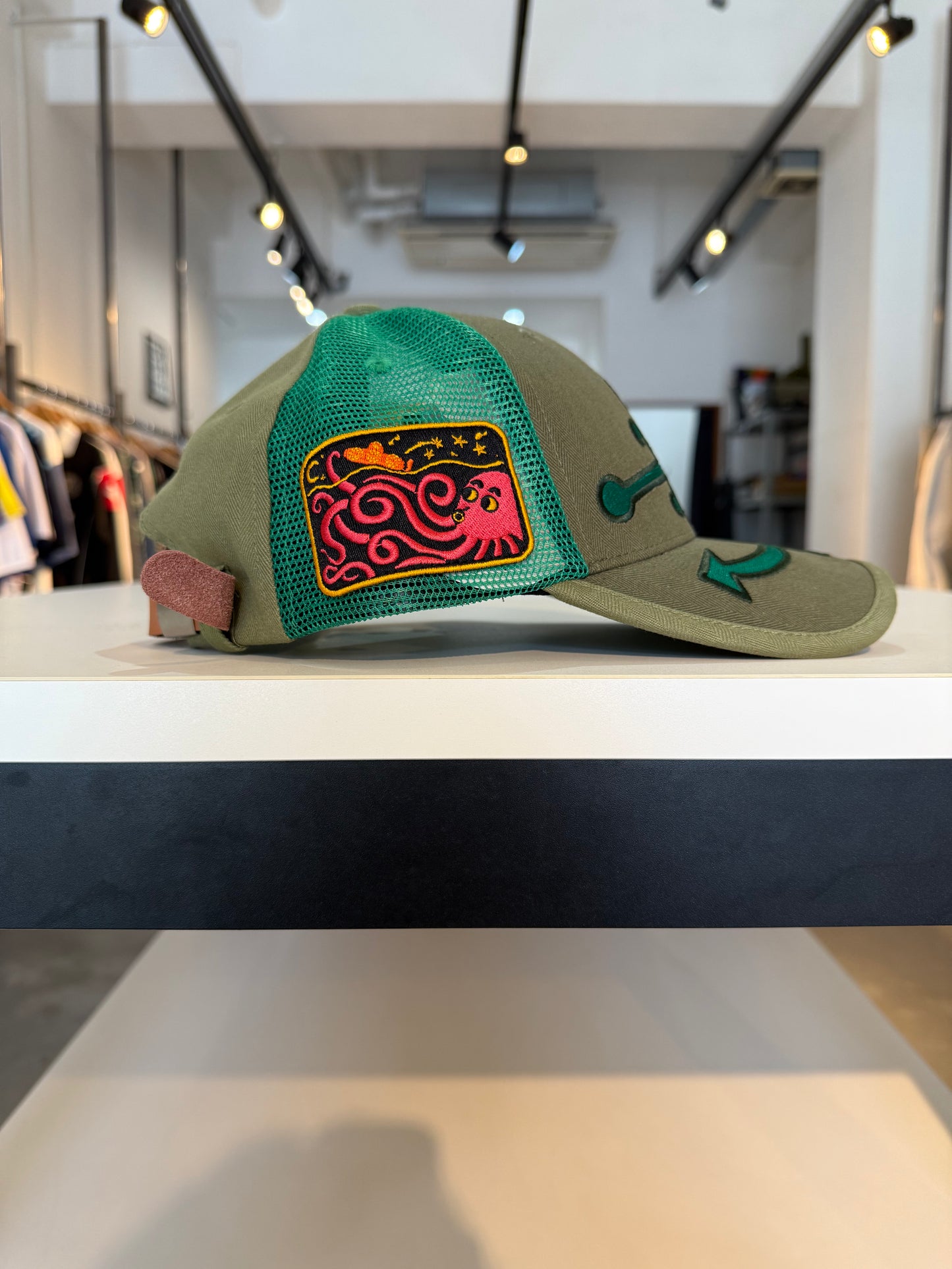 FAKE AS FLOWERS/Anchor Cap