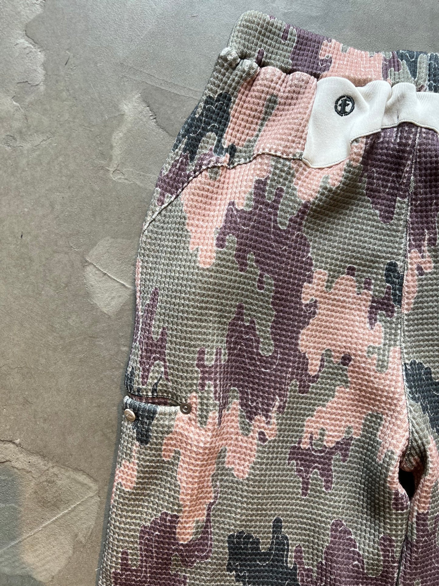 FAKE AS FLOWERS/THERMAL WARM UP PANTS