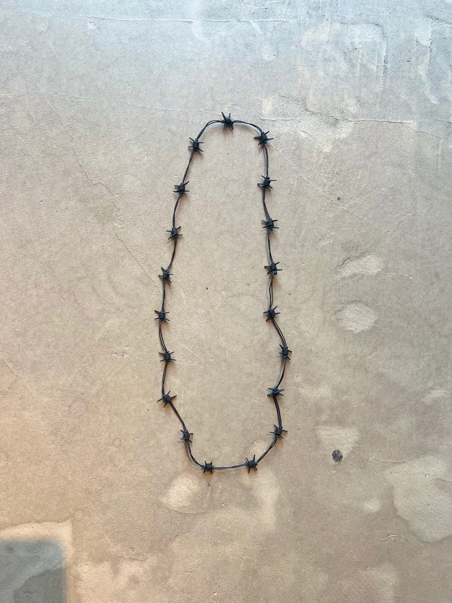 FAKE AS FLOWERS/Wire Necklace