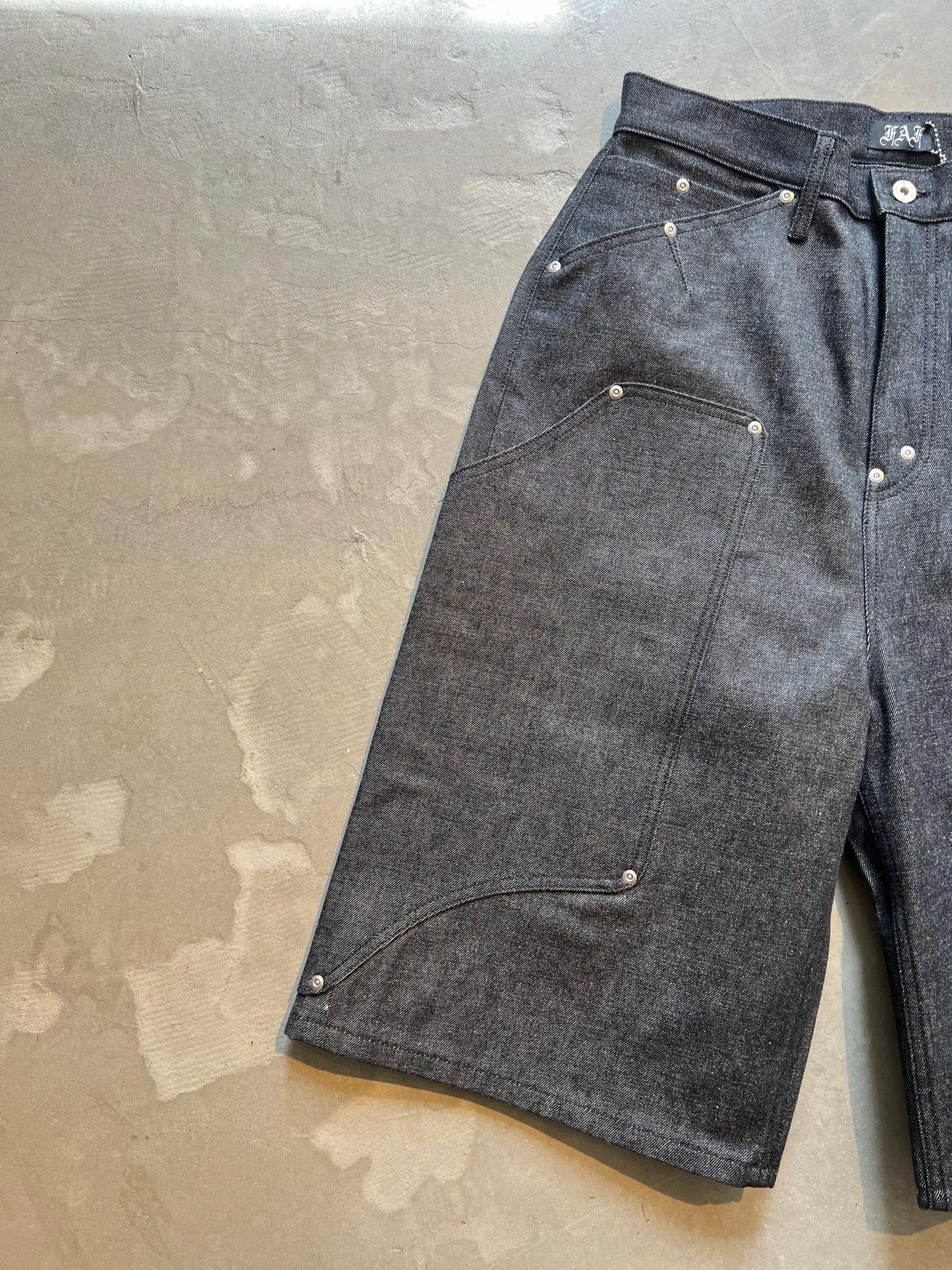 FAKE AS FLOWERS/NEWCOMMUNE Baggy Denim Shorts