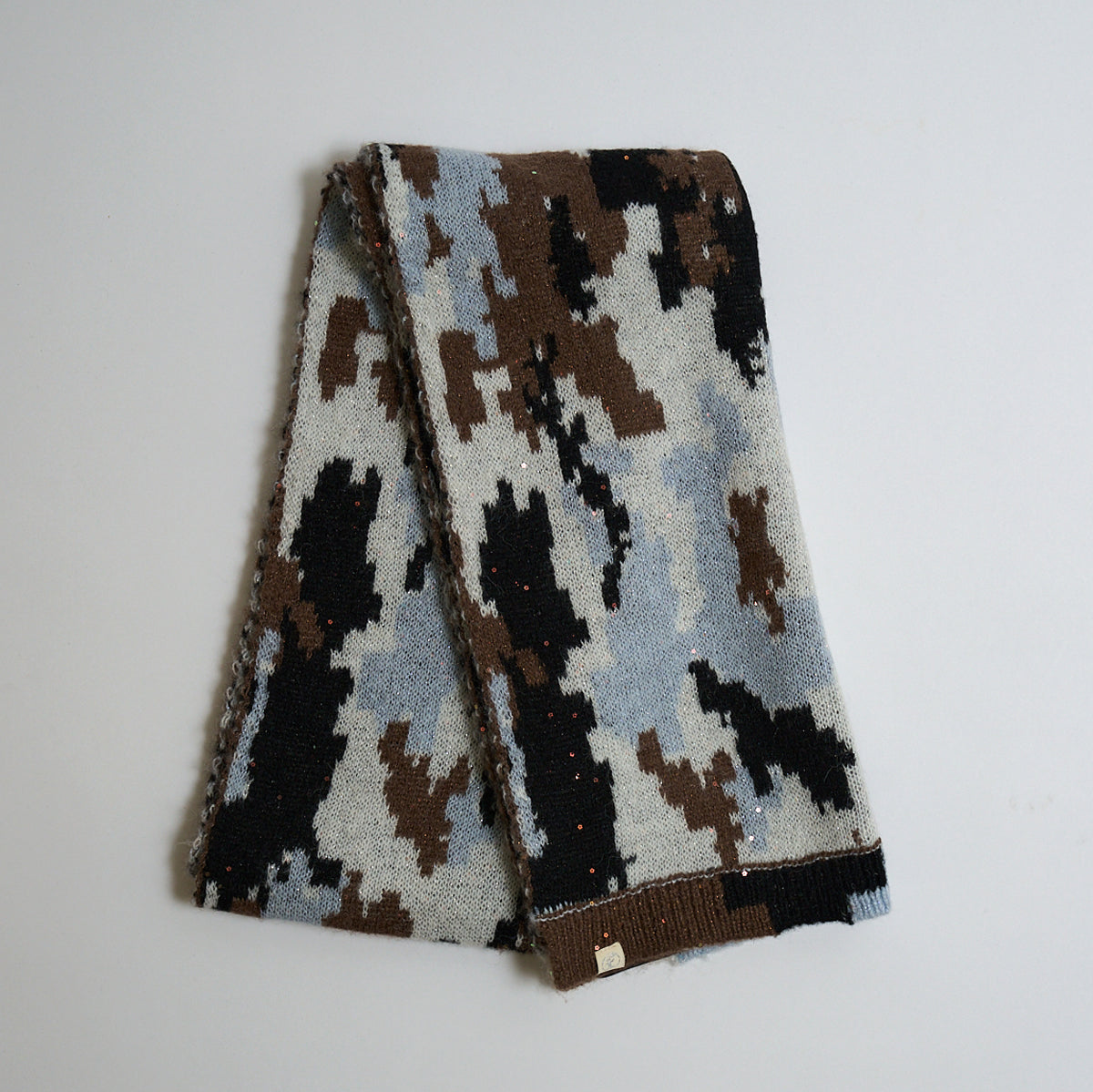 FAKE AS FLOWERS/Camo Scarf
