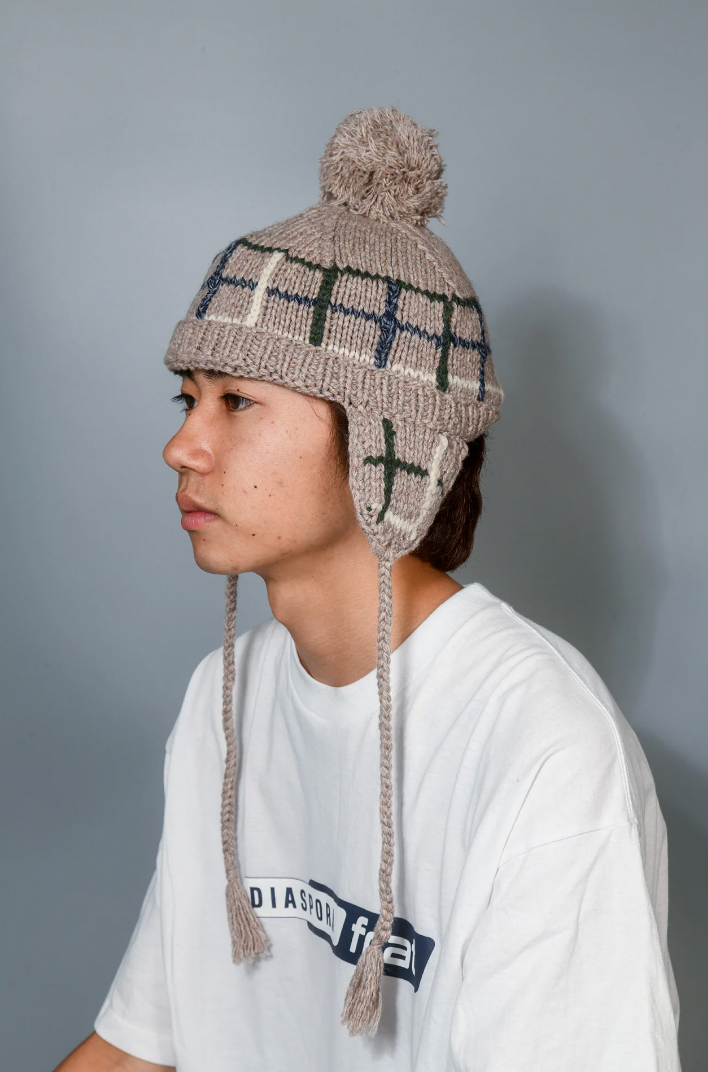 DIASPORA SKATEBOARDS/Ear Flap Pom Pom Beanie (Charcoal/Sand) – Re DIASPORA SKATEBOARDS/Ear Flap Pom Pom Beanie (Charcoal/Sand) – Re