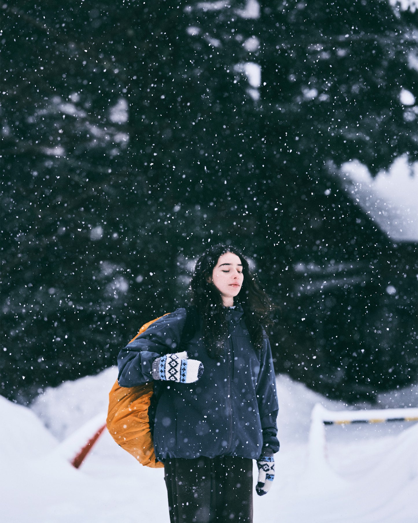 SEDAN ALL-PURPOSE/HAND KNIT MITTEN