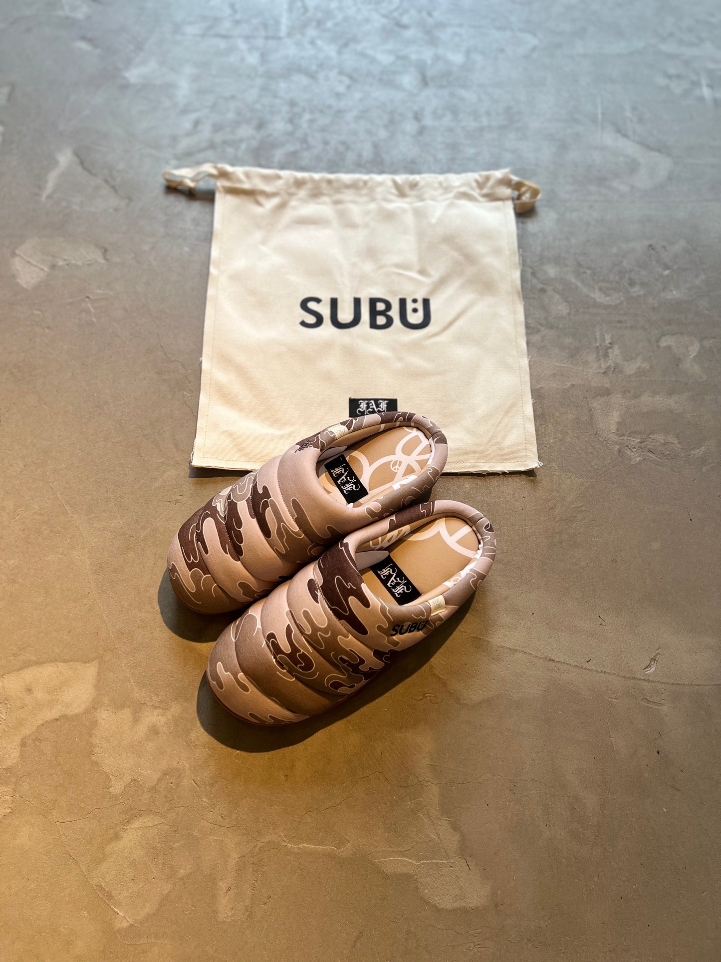 FAKE AS FLOWERS/SUBU WIK CAMO(SAND)