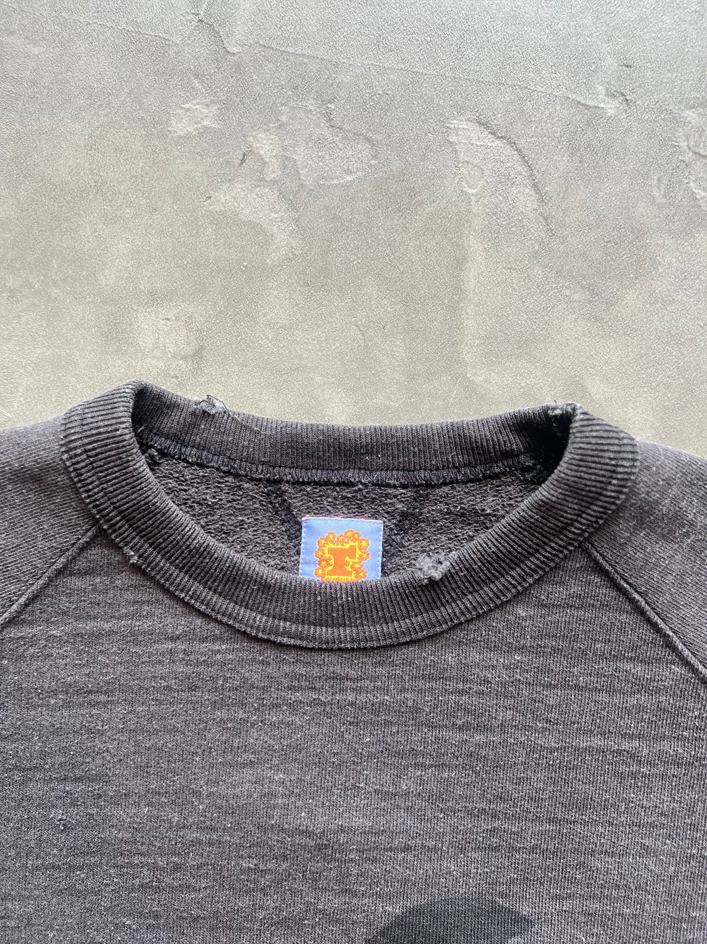 FAKE AS FLOWERS/Fabio Crewneck Sweat