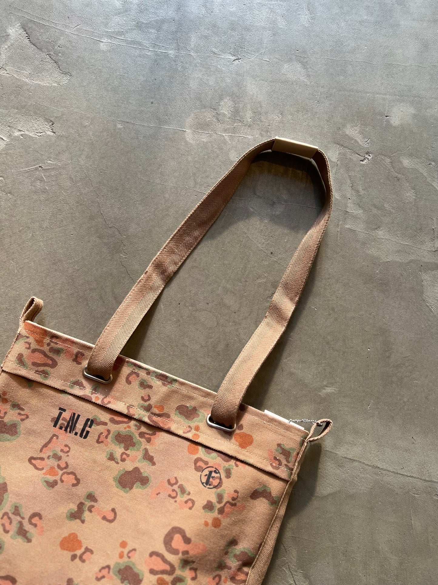 FAKE AS FLOWERS/PROTOTYPE 012