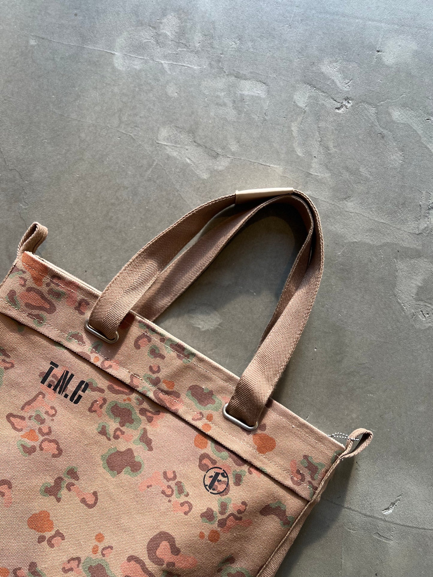 FAKE AS FLOWERS/PROTOTYPE 012