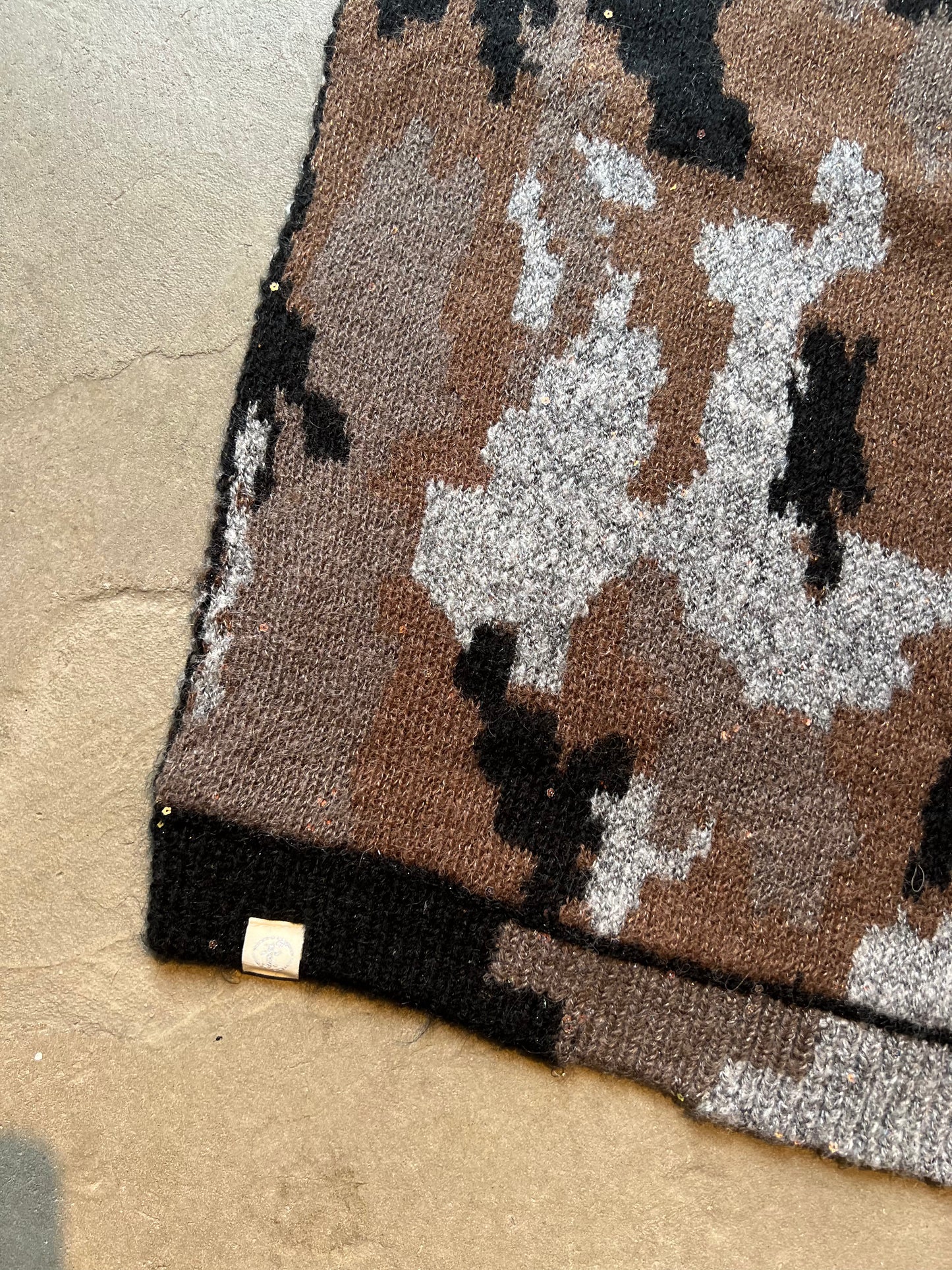 FAKE AS FLOWERS/Camo Scarf